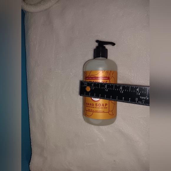 Limited Edition Mrs. Meyer's Apple Cider Scent 12.5oz Hand Soap NWOT - Picture 4 of 6